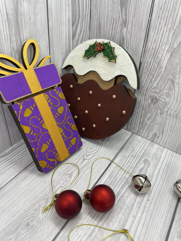 Gift Card Holder  - choice of Christmas Pudding or gift box / present